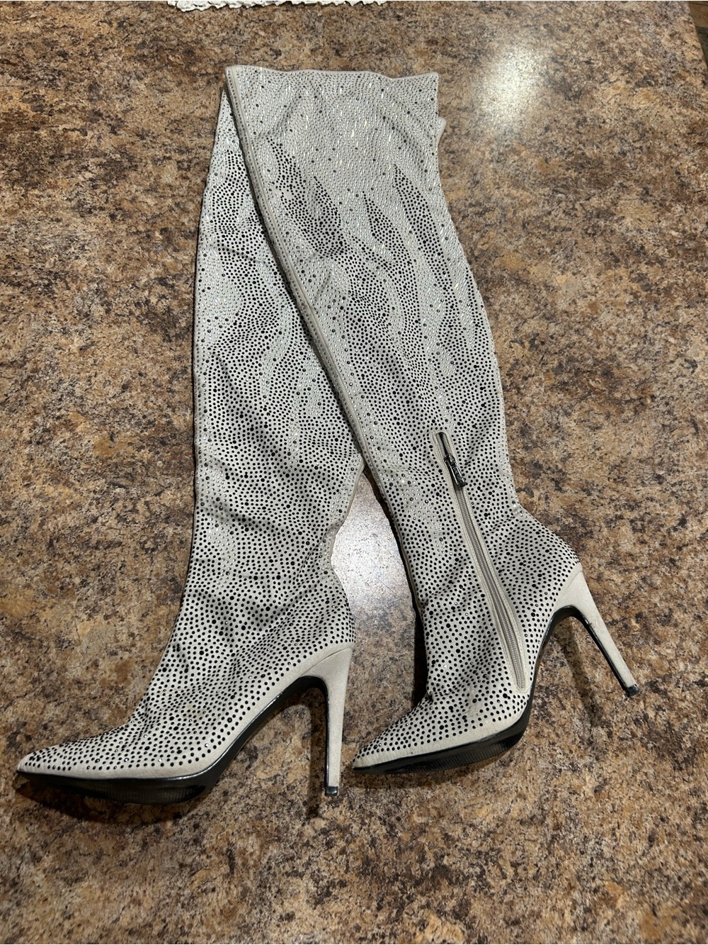 Women's Knee-High Rhinestone Suede Stiletto Boots - White